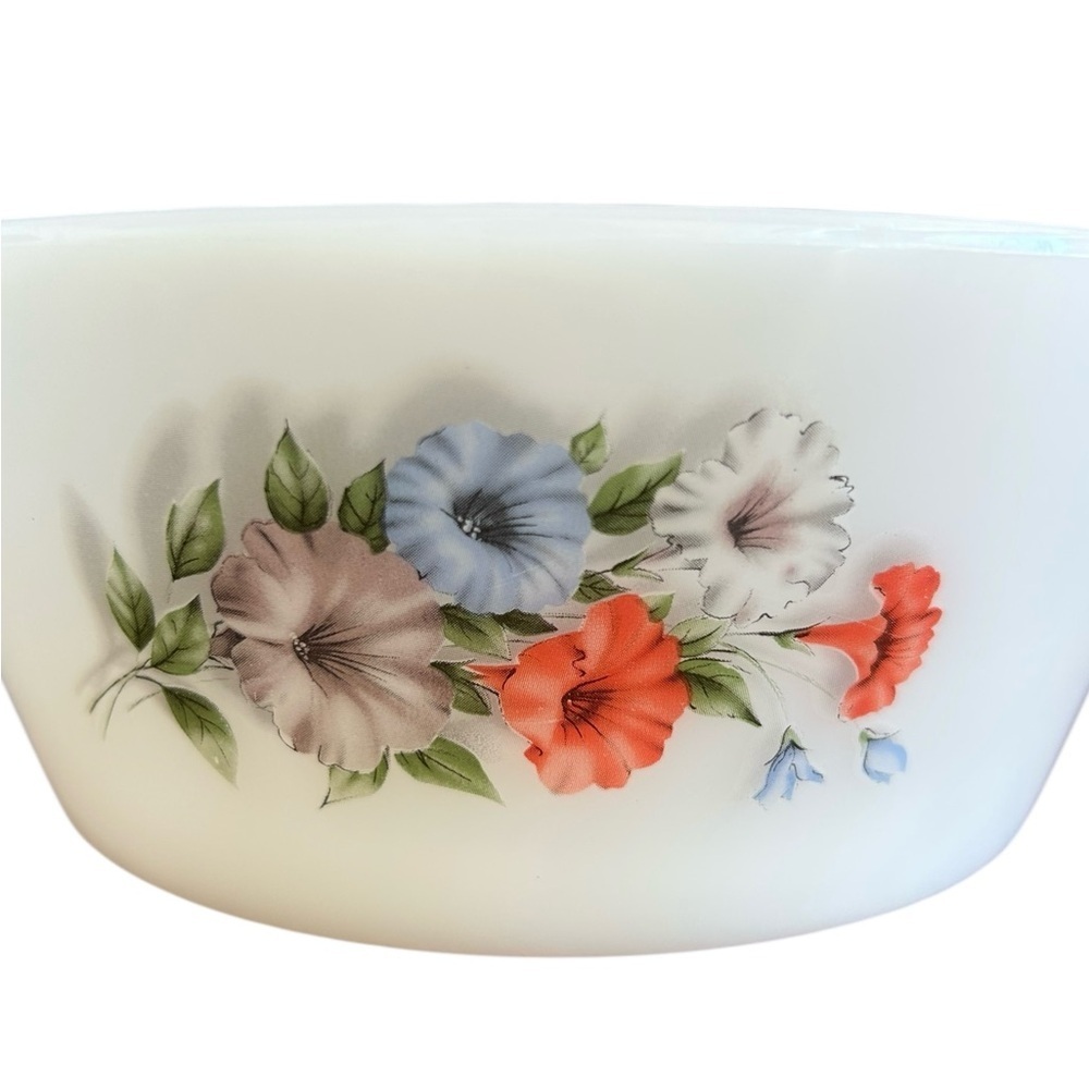 Vintage Arcopal France milk glass casserole dish 70s florals French Kitchen Chic - Picture 2 of 9